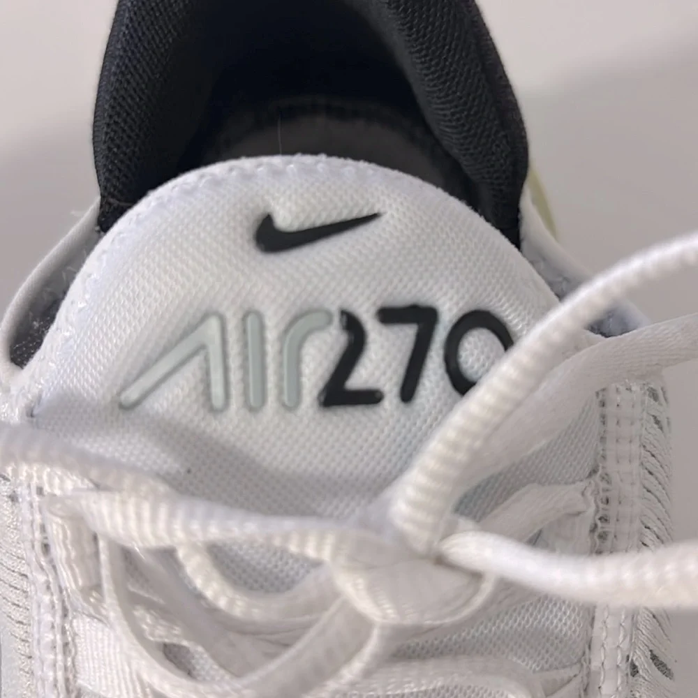 Nike Men’s Air Max 270 White Black Athletic Shoes - Picture 4 of 7